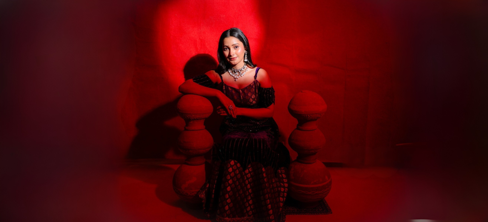 Budget-Friendly Finds: How to Shop for Trendy Neck-pieces Online