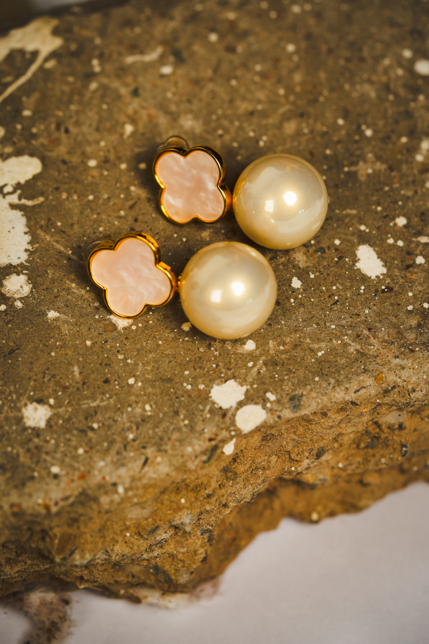 Gold-Plated Pearl & Clover Stud Earring