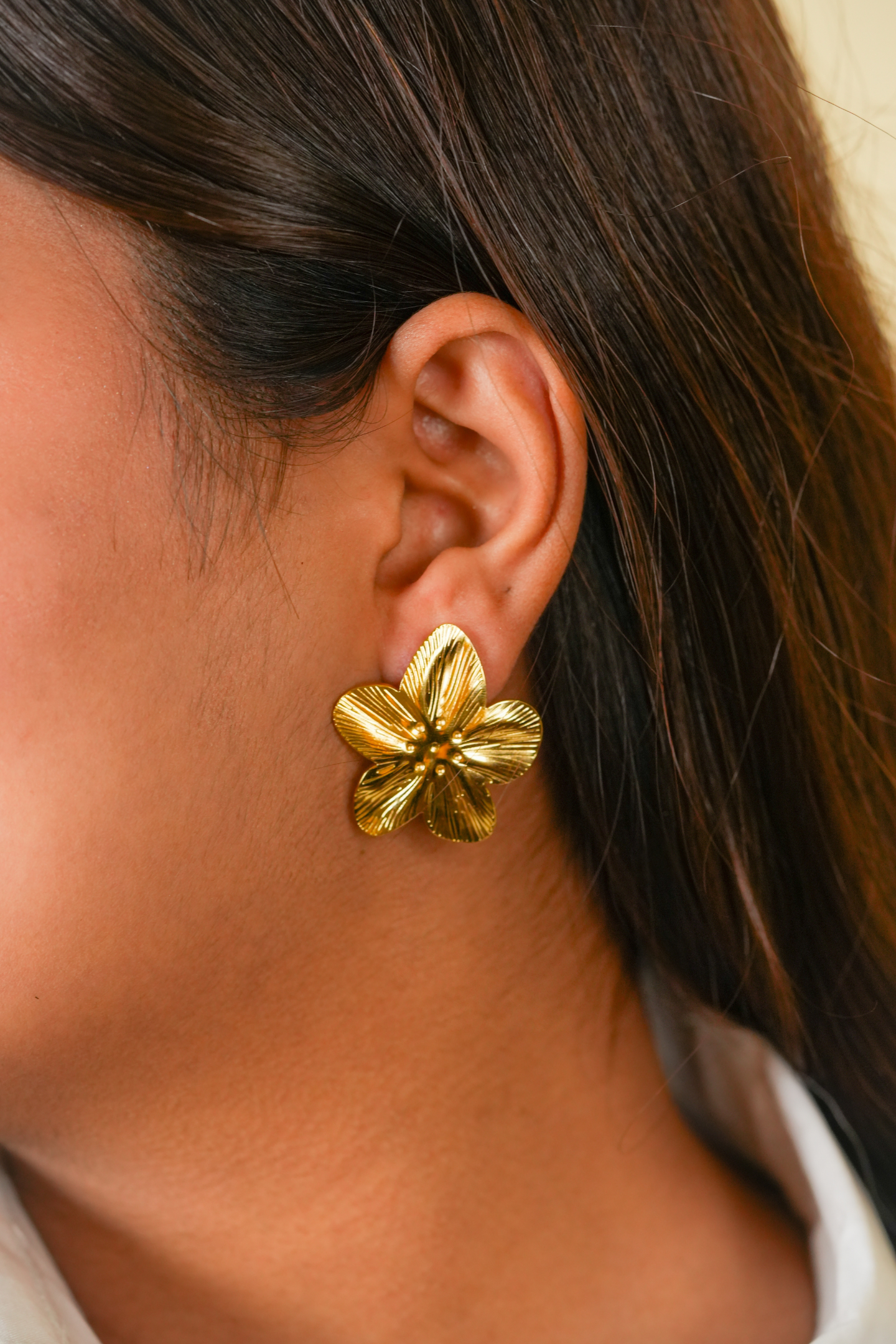 Gold-Plated Floral Stud Earring