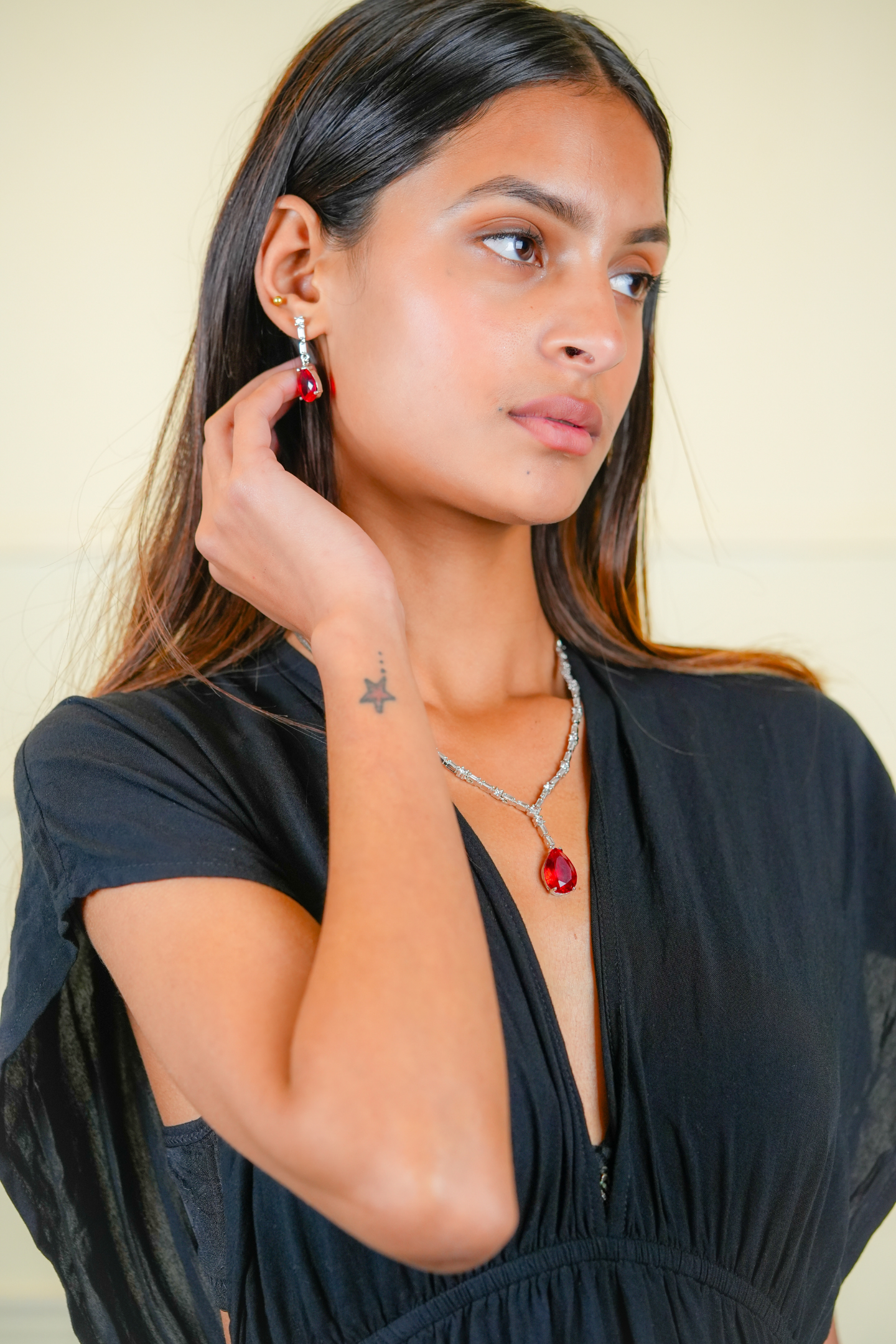 Elegant Crystal Necklace -Red