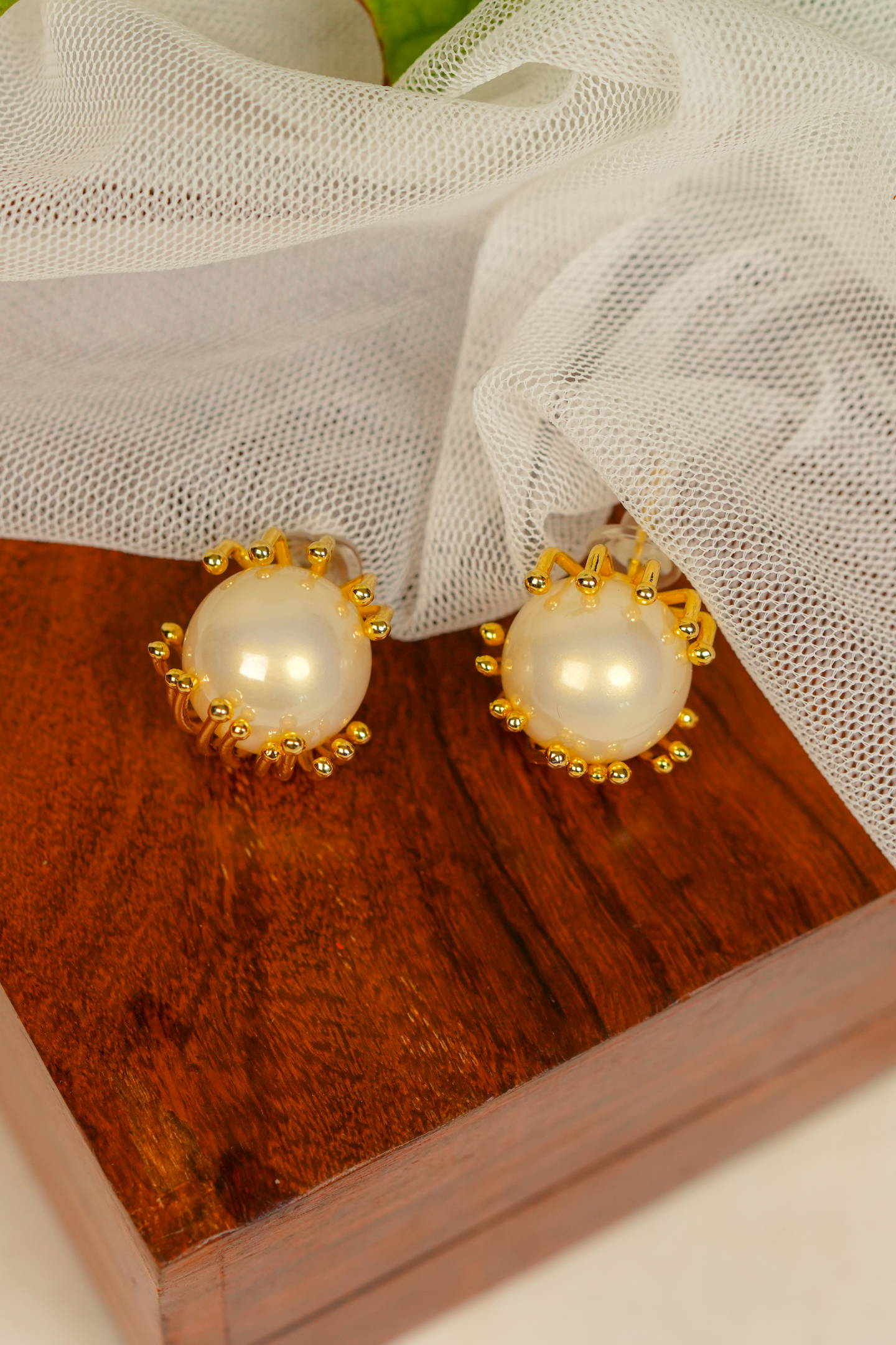 Elegant Gold Pearl Stud Earring