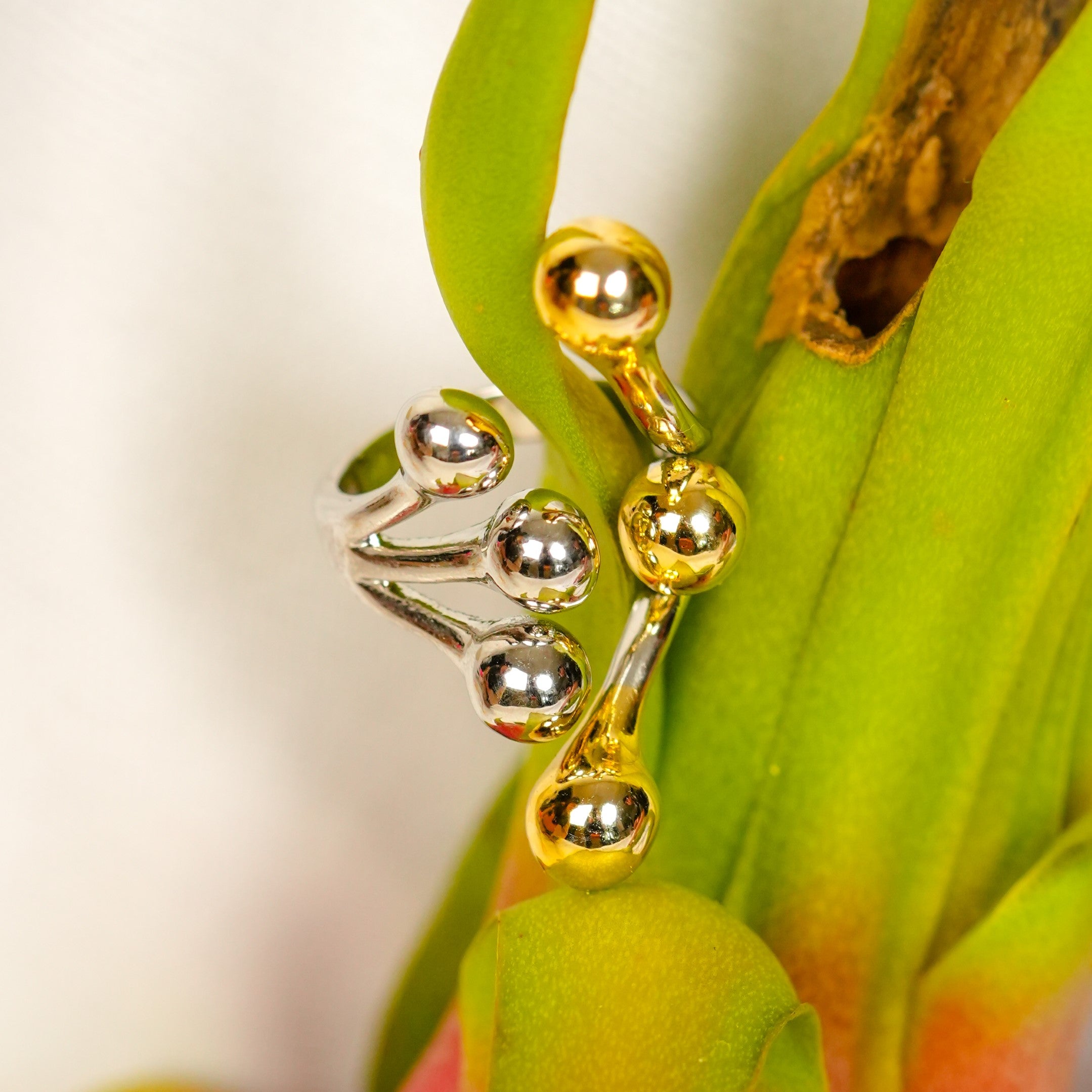 Dual-Tone Statement Ring – Gold & Silver