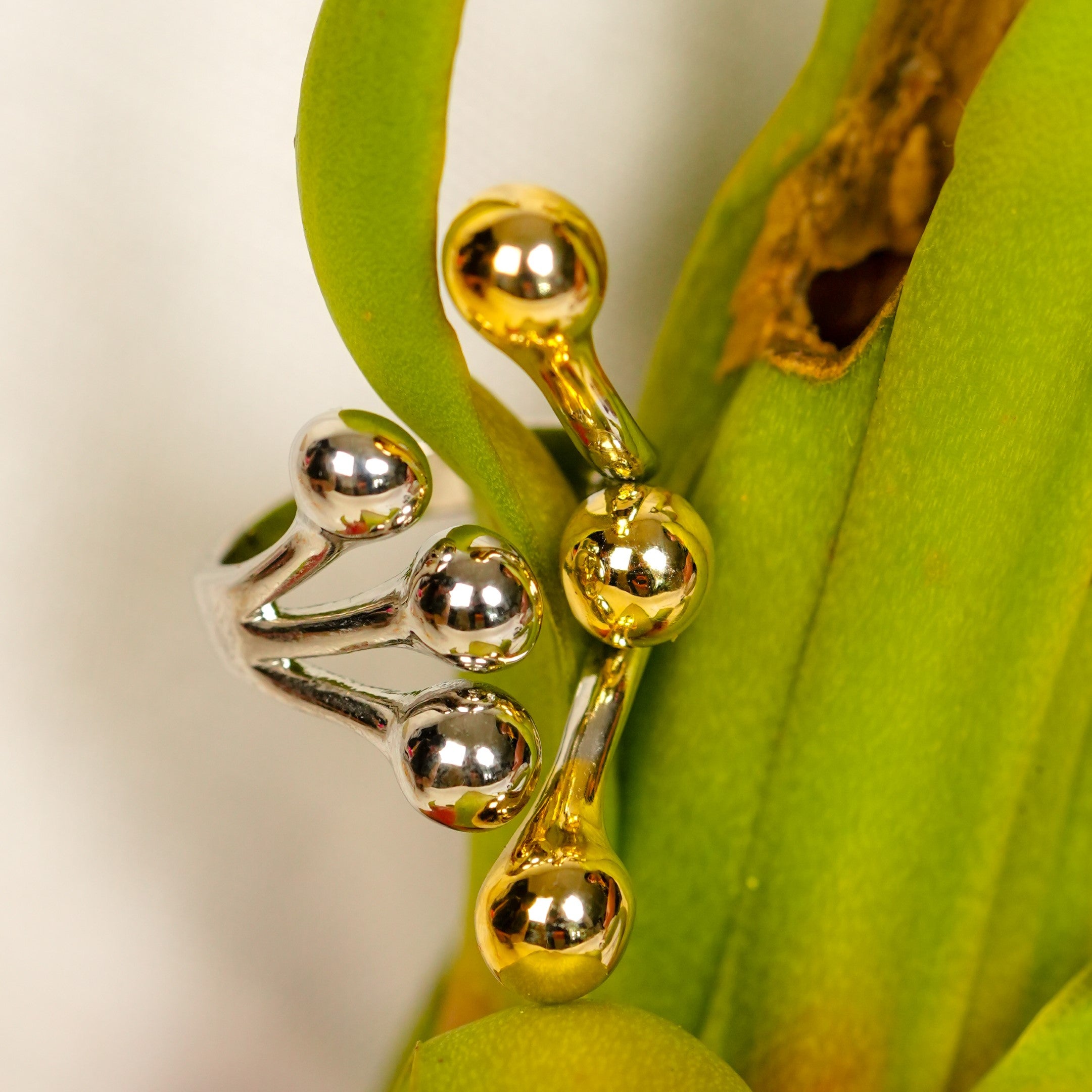 Dual-Tone Statement Ring – Gold & Silver