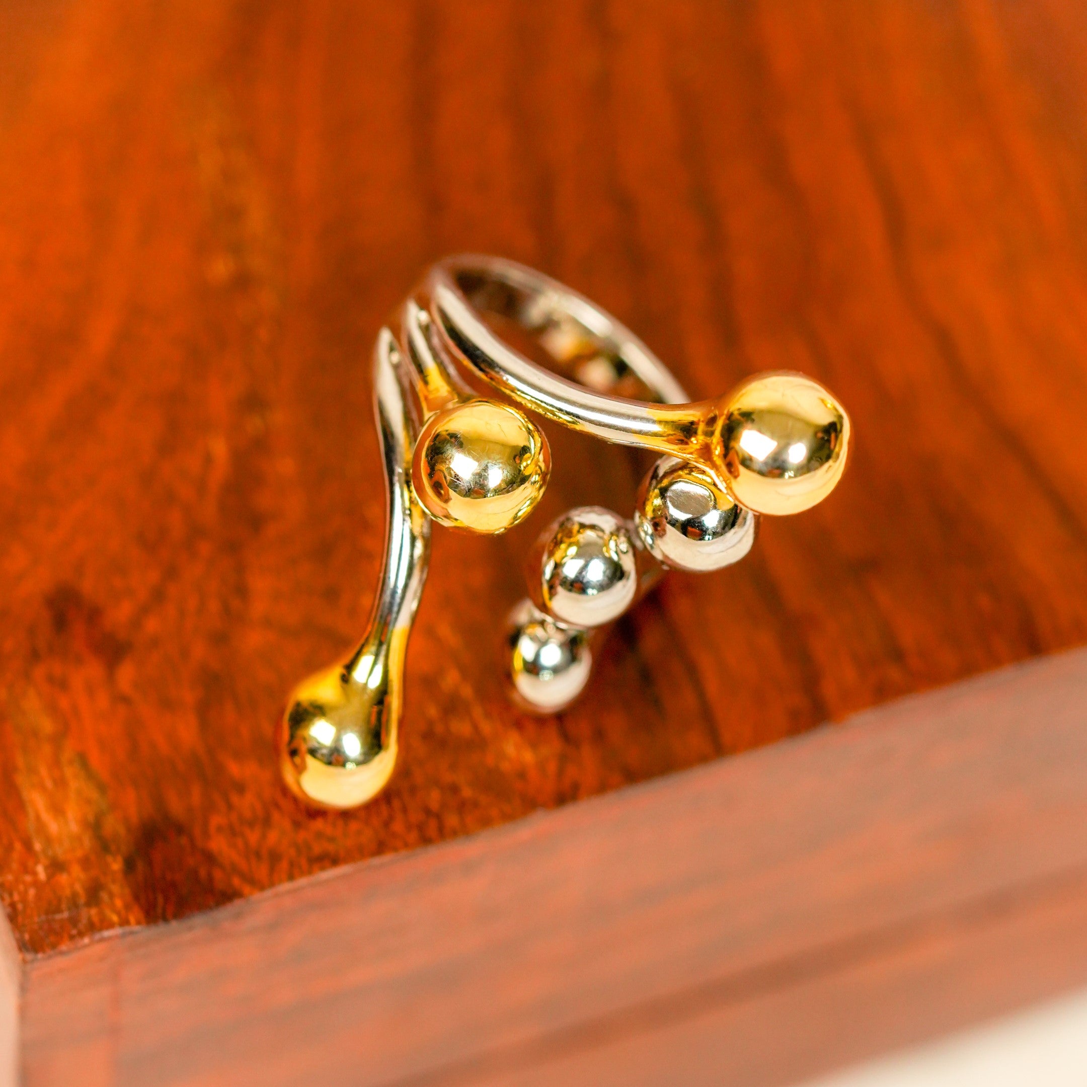 Dual-Tone Statement Ring – Gold & Silver