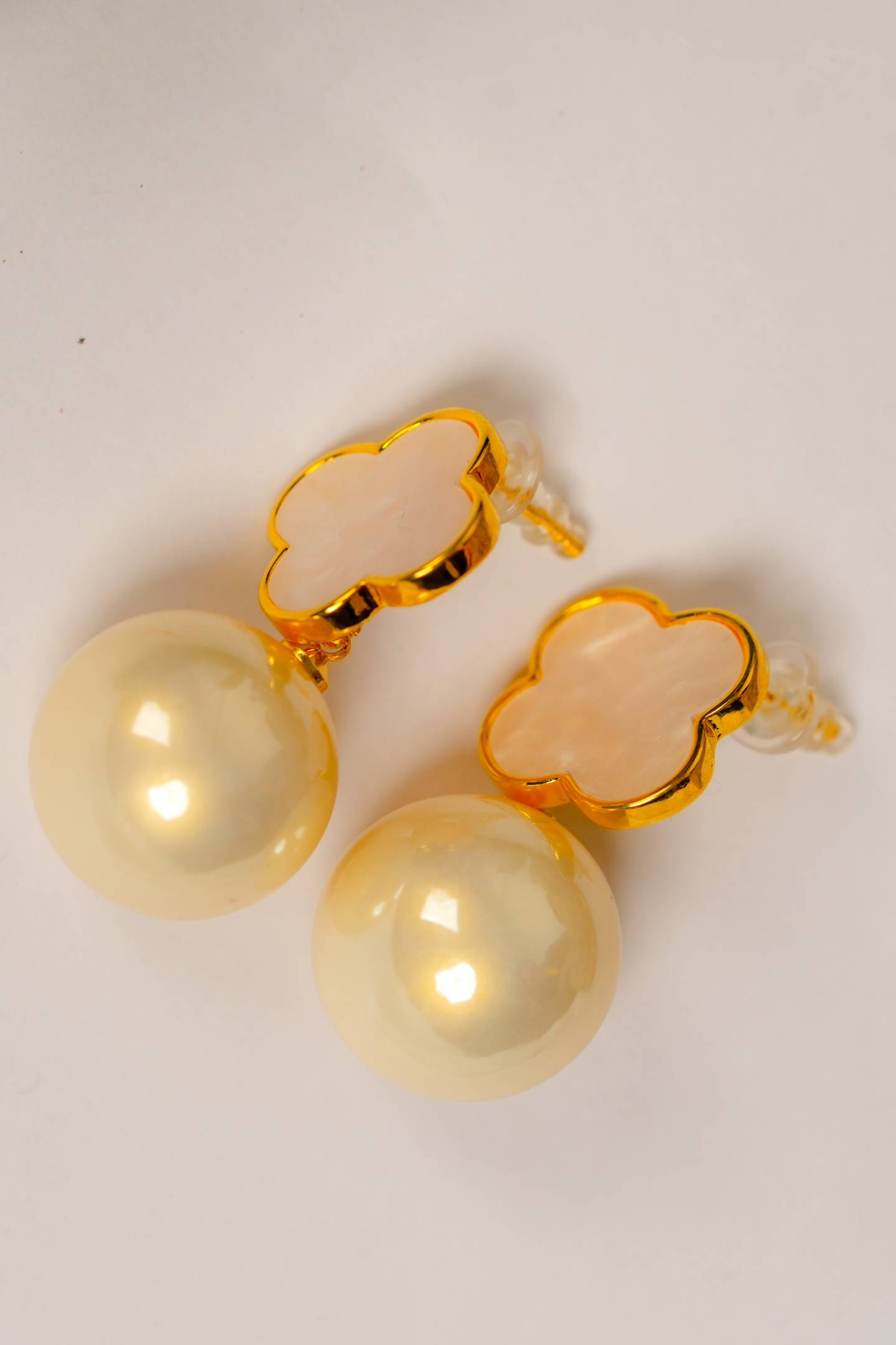 Gold-Plated Pearl & Clover Stud Earring