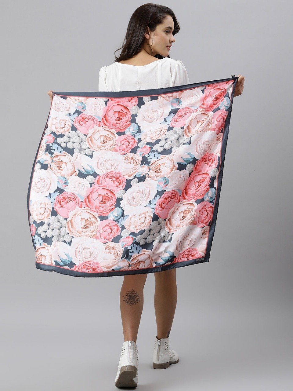 Charming Floral Scarf 100x100