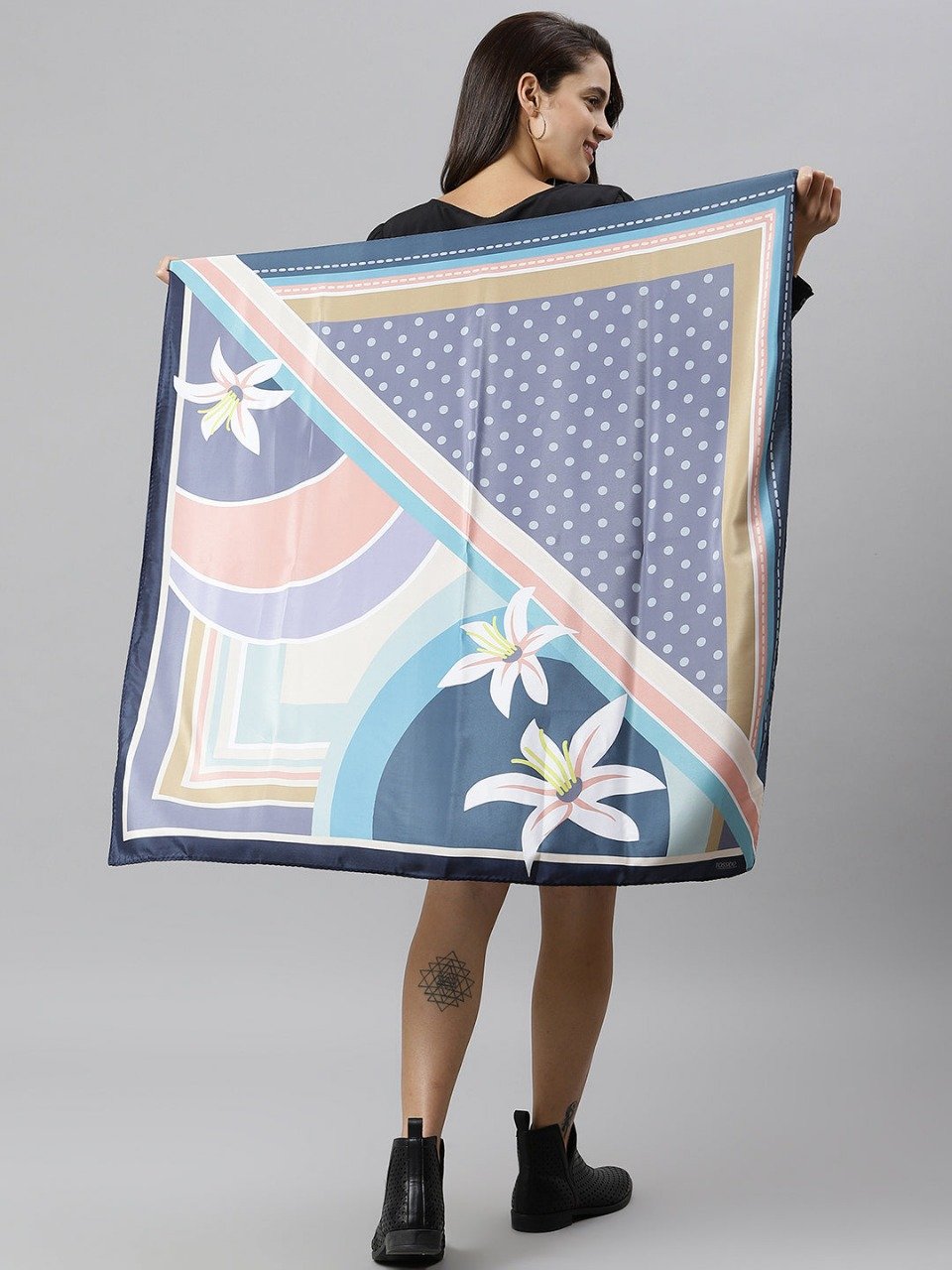 Lily Dream Scarf 100x100